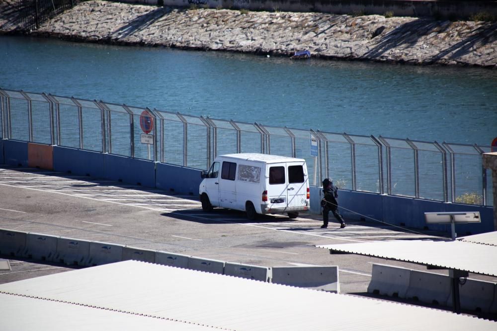 Imágenes del simulacro de la armada en el Puerto de València