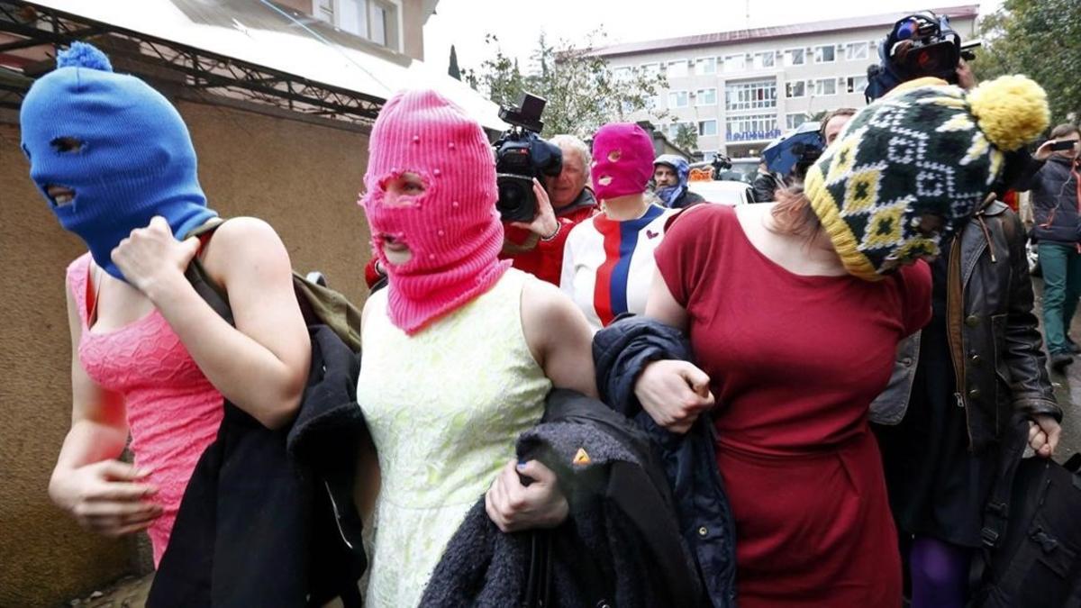 Activistas del grupo feminista ruso Pussy Riot.