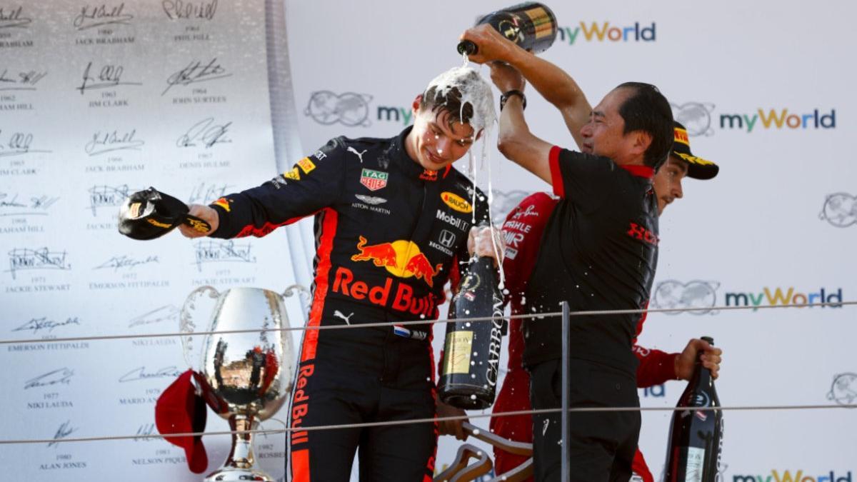 Verstappen y Tanabe, en el podio de Austria