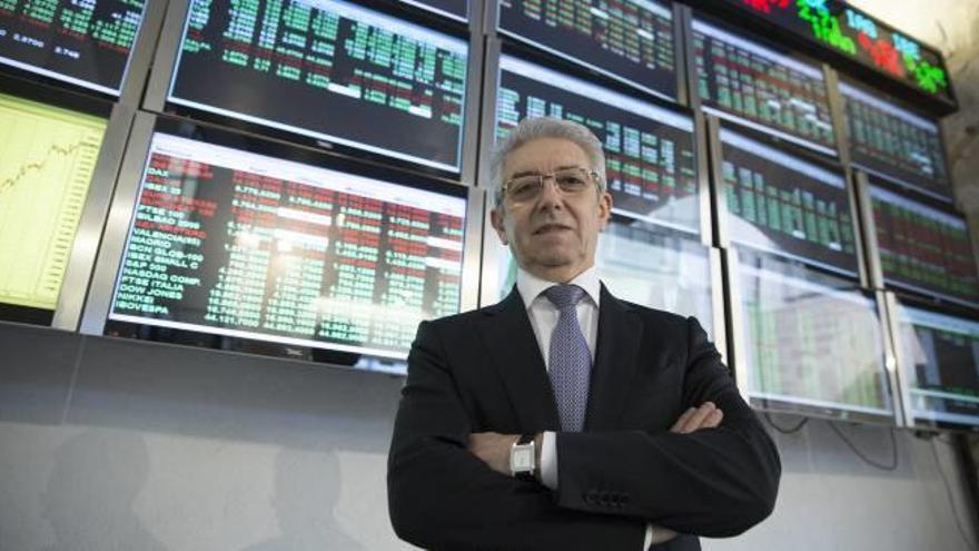 Vicente Olmos: «Las empresas no han ido a la Bolsa por exceso de créditos bancarios»