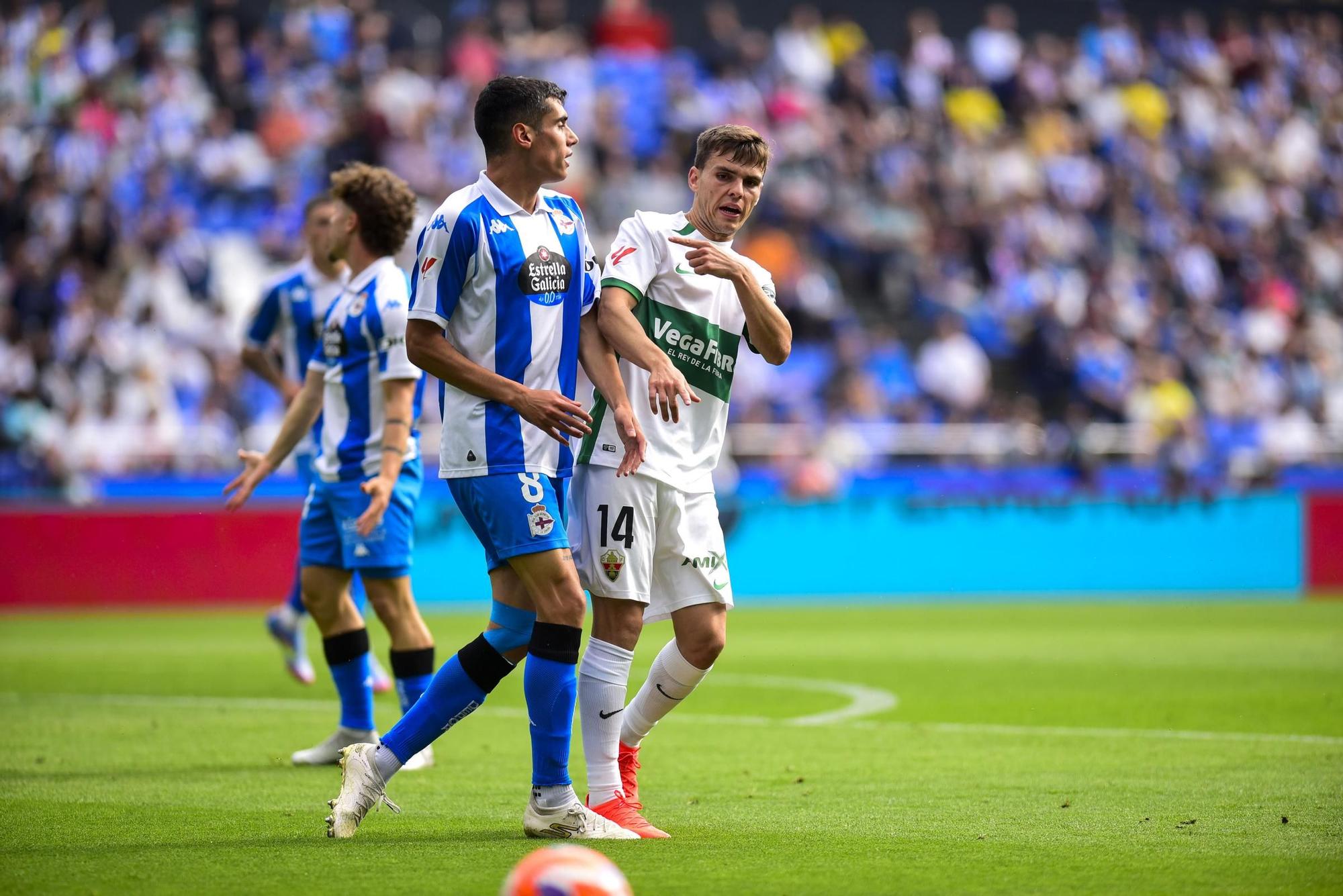 El Dépor cae goleado (0-4) por el Elche para cerrar la temporada 2025-25 en Riazor