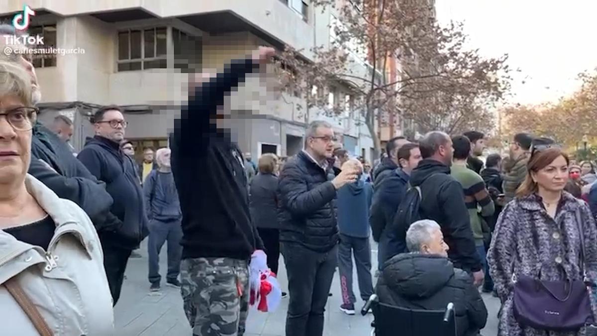 Vídeo: Las soflamas del líder neonazi de The Base cuando tiraron la cruz del Ribalta