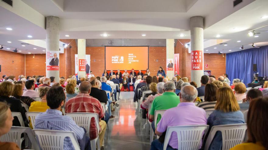 Presentación de los 28 miembros de la candidatura del PSOE de San Vicente del Raspeig