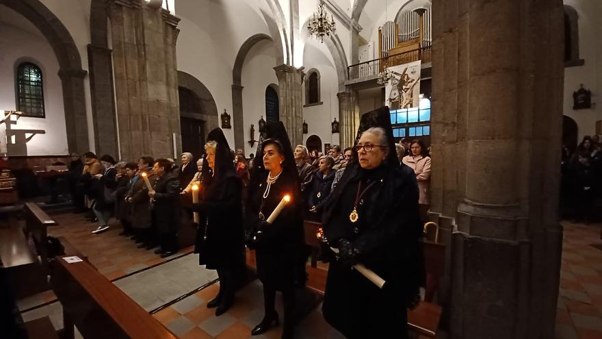 Semana Santa en Grado: el vía crucis, a cubierto