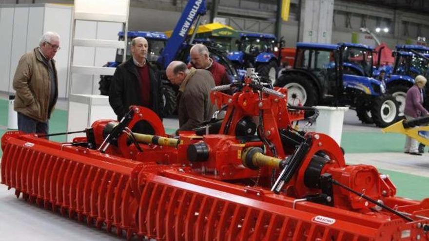 Los visitantes acuden al certamen para conocer las innovaciones tecnológicas. // Bernabé/Gutier