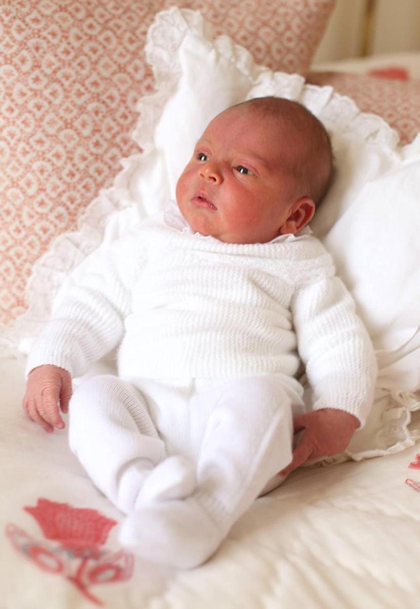 Imagen oficial del príncipe Louis Arthur Charles