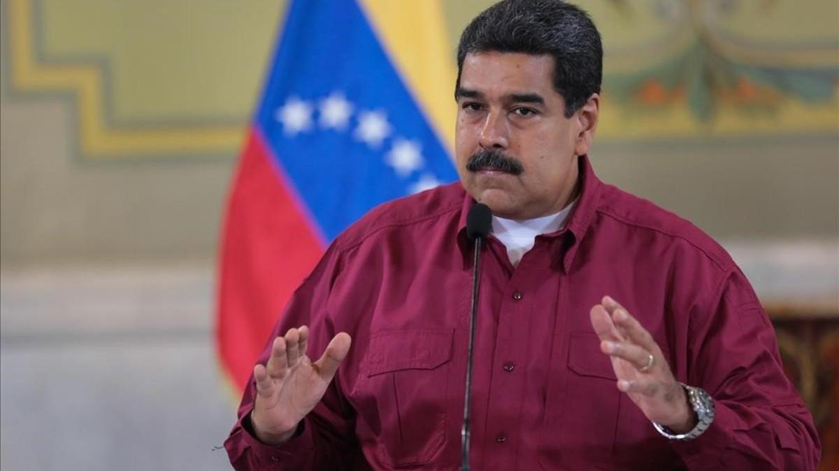 Maduro anuncia nueva moneda nacional con cinco ceros menos