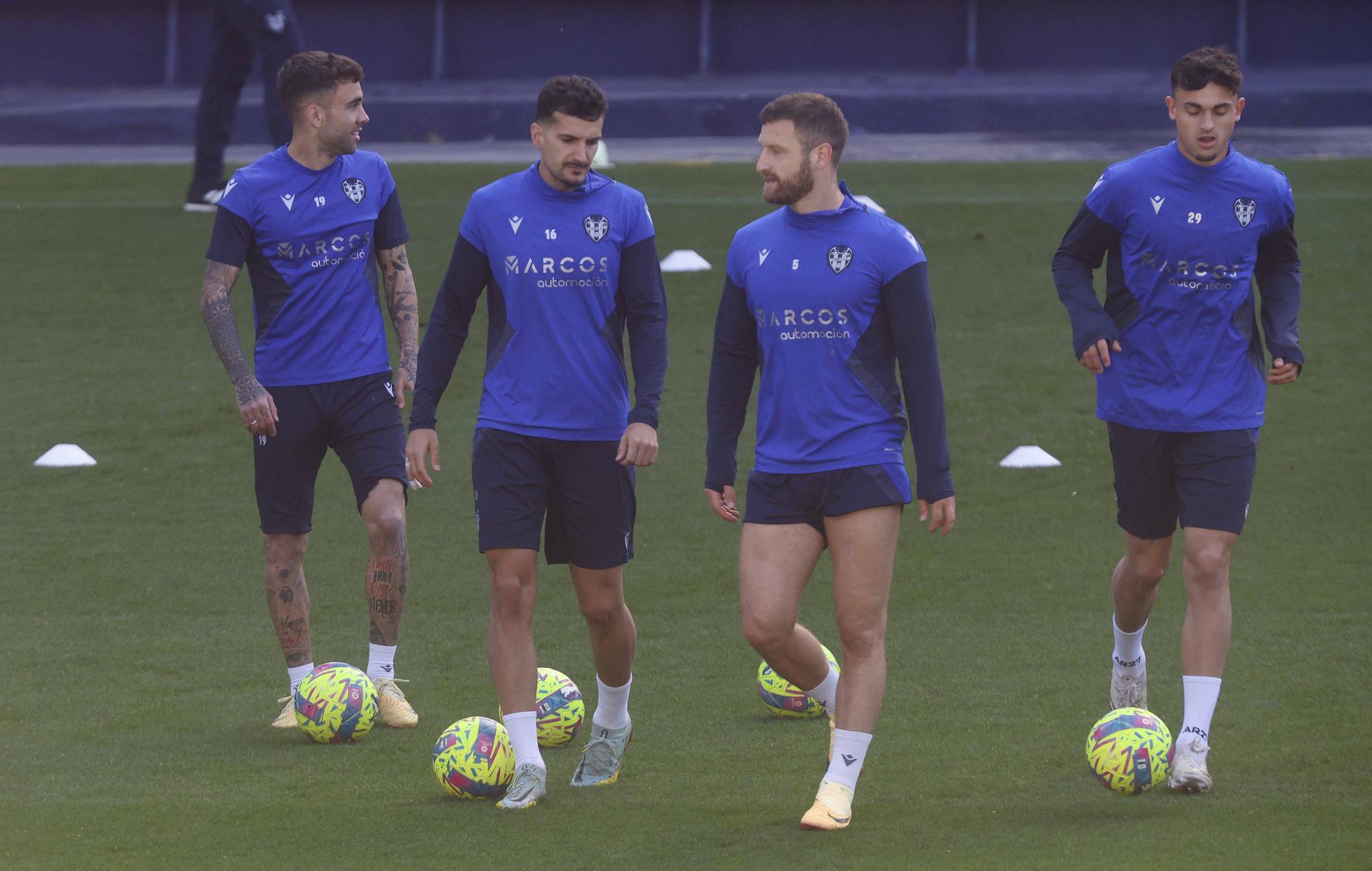 Sesión de entrenamiento del Levante UD