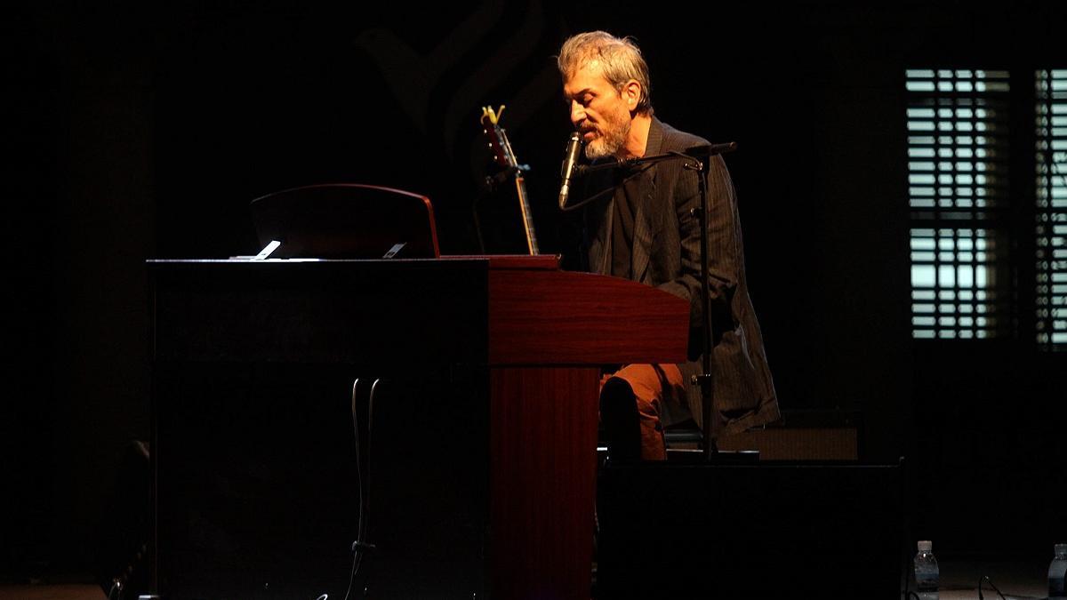 El músico Howe Gelb durante un concierto en Córdoba, en una imagen de archivo.