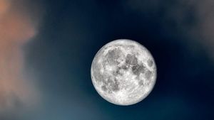 La Luna tuvo un campo magnético hace alrededor de 2.000 millones de años, de acuerdo a lo indicado por las muestras devueltas a la Tierra desde el lado oculto de nuestro satélite.
