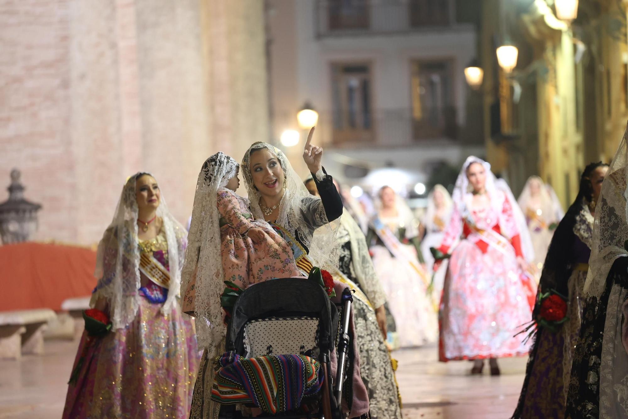 Ofrenda día 18. Calle San Vicente (23:00/24:00)