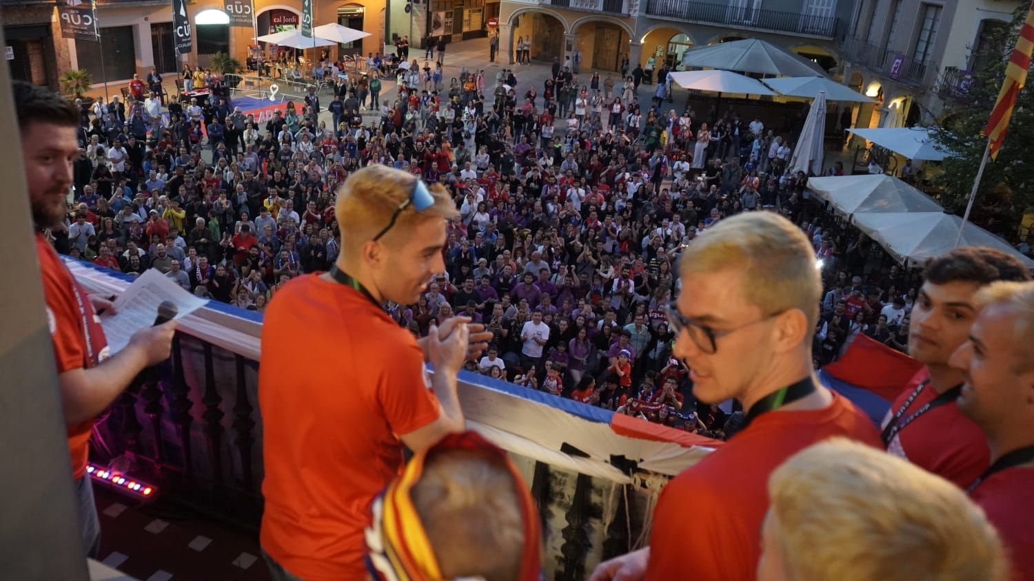 Les millors imatges de la celebració de l'Igualada HC després de guanyar l'Europe Cup