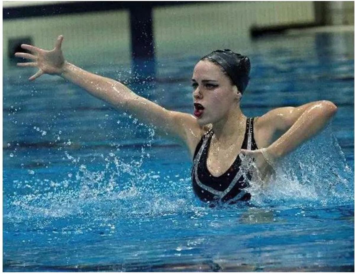 Aitana Crepo Gadea representa una de las grandes promesas de la natación artística española.