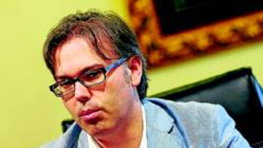 Pizarro pide propuestas a INSA y la caja para evitar los traslados