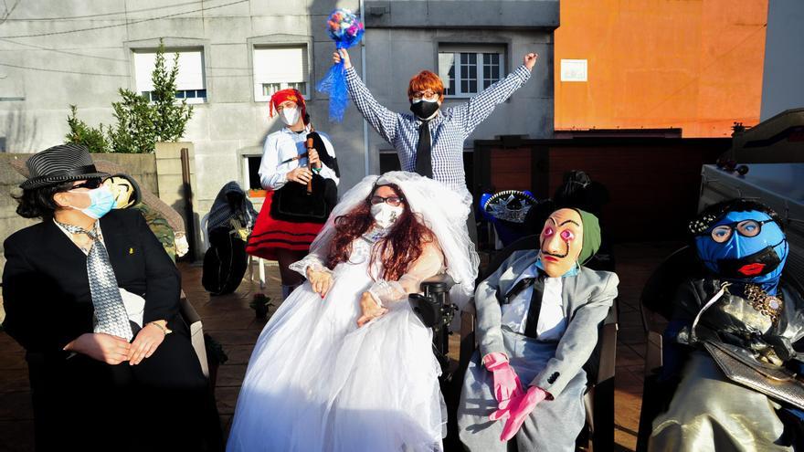 Los isleños despiden un atípico Carnaval con los Liborios de boda