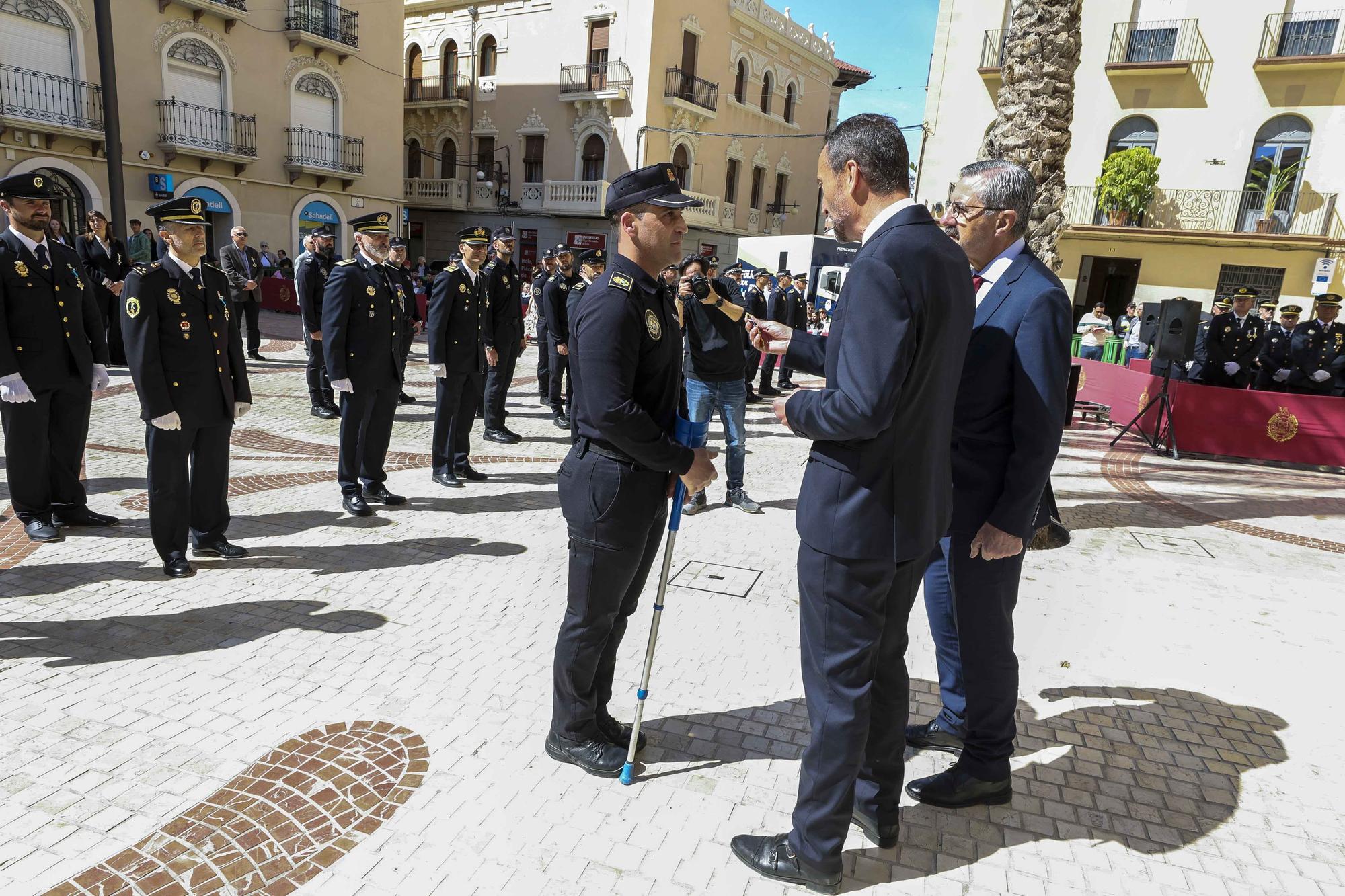 Condecoran En Elche A 145 Policias Locales De Toda La Provincia ...