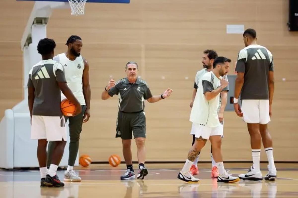 Sergio Scariolo, dando las primeras instrucciones como entrenador blanco
