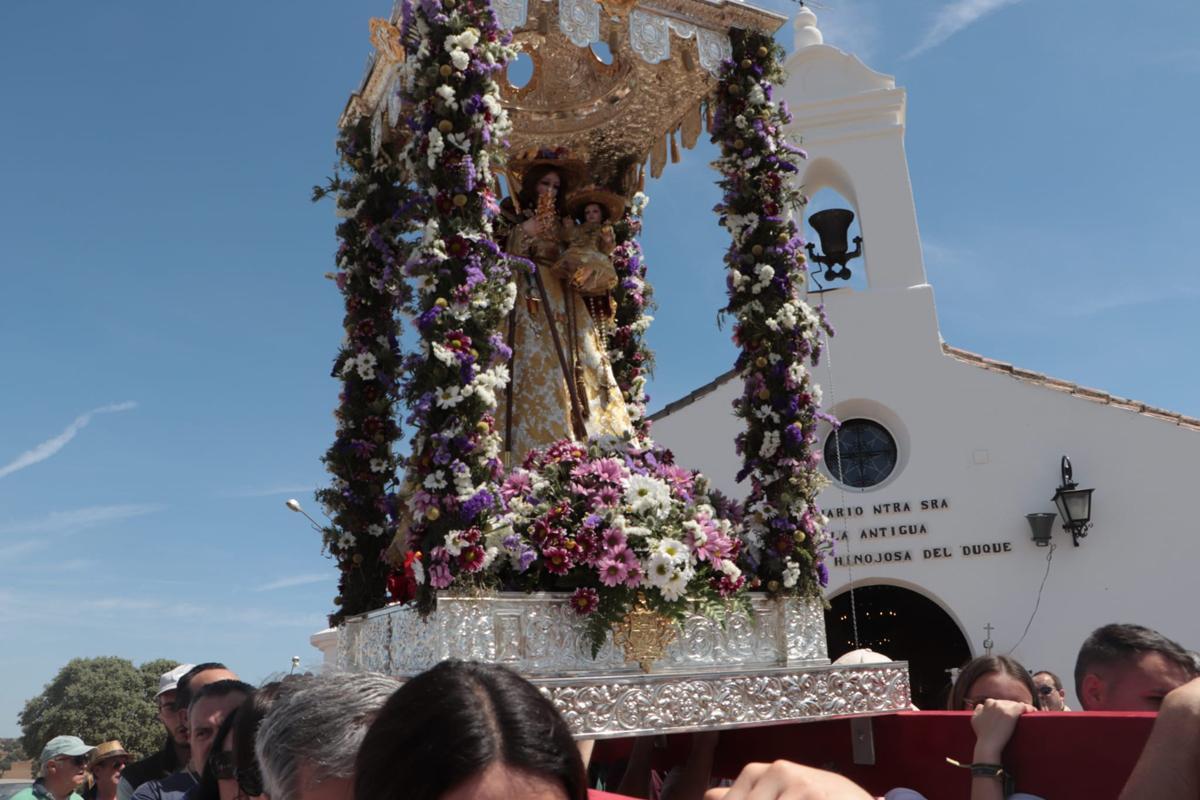 Hinojosa celebra la romería de la Virgen de la Antigua Coronada