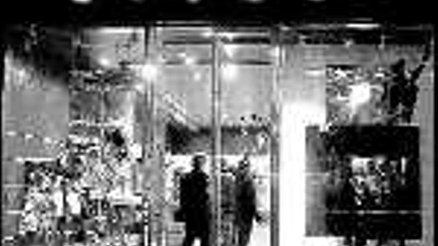 La cadena de tiendas Sisley, del grupo Benetton, abre en Oviedo su primer  establecimiento en la zona norte - La Nueva España