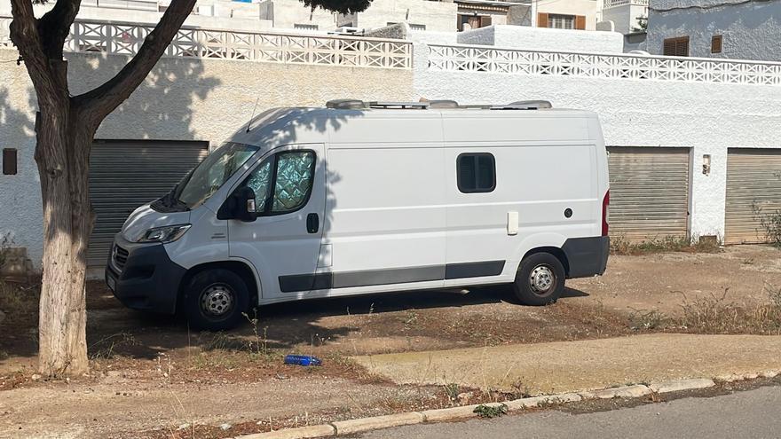 Denuncian el robo de una furgoneta camperizada en Canet