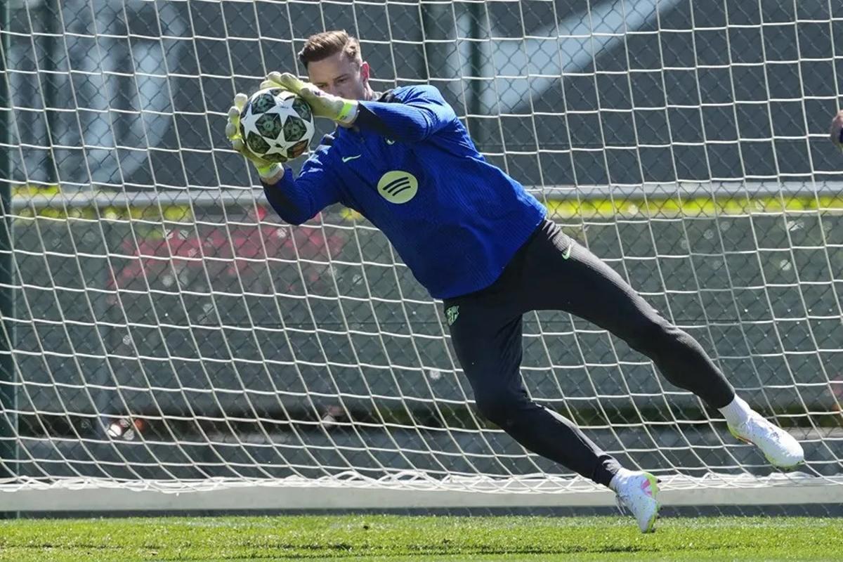 Ter Stegen en un entrenamiento con el FC Barcelona.