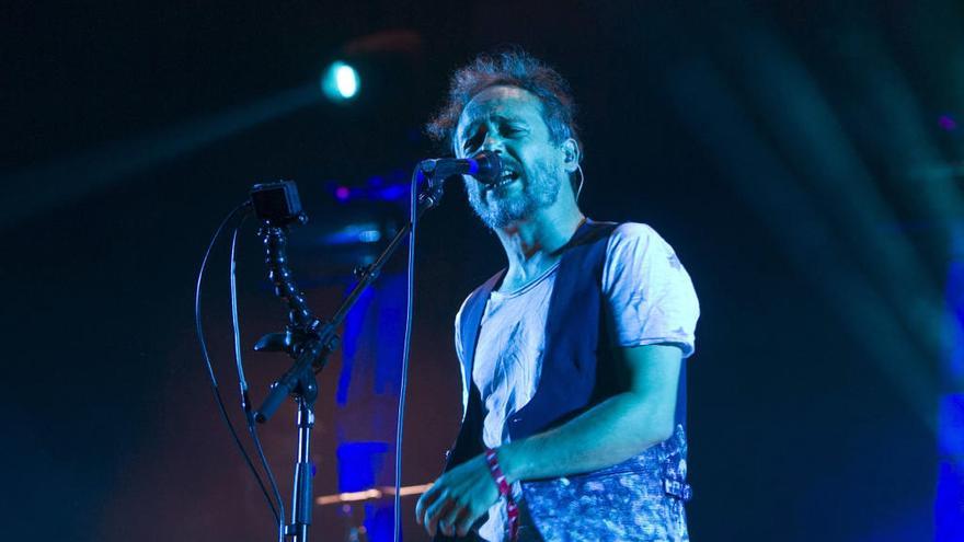 Santi Balmes, de Love of Lesbian, en un concierto.