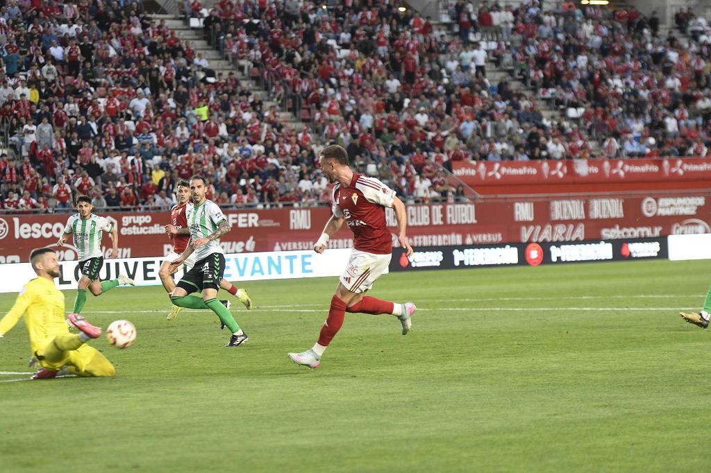 Las mejores imágenes del partido entre el Real Murcia y el Antequera