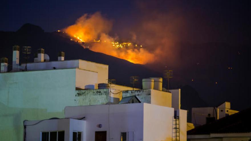 El incendio en Gran Canaria ya ha calcinado 12.000 hectáreas