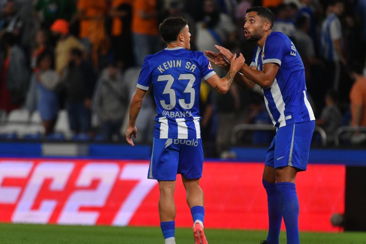 El regreso a Primera tras ocho años se salda con un empate ante un Elche con más peso. El golazo de Aubameyang y las paradas de Román no bastan y muestran la exigencia de la élite. El regreso a Primera tras ocho años se salda con un empate ante un Elche con más peso. El golazo de Aubameyang y las paradas de Román no bastan y muestran la exigencia de la élite.