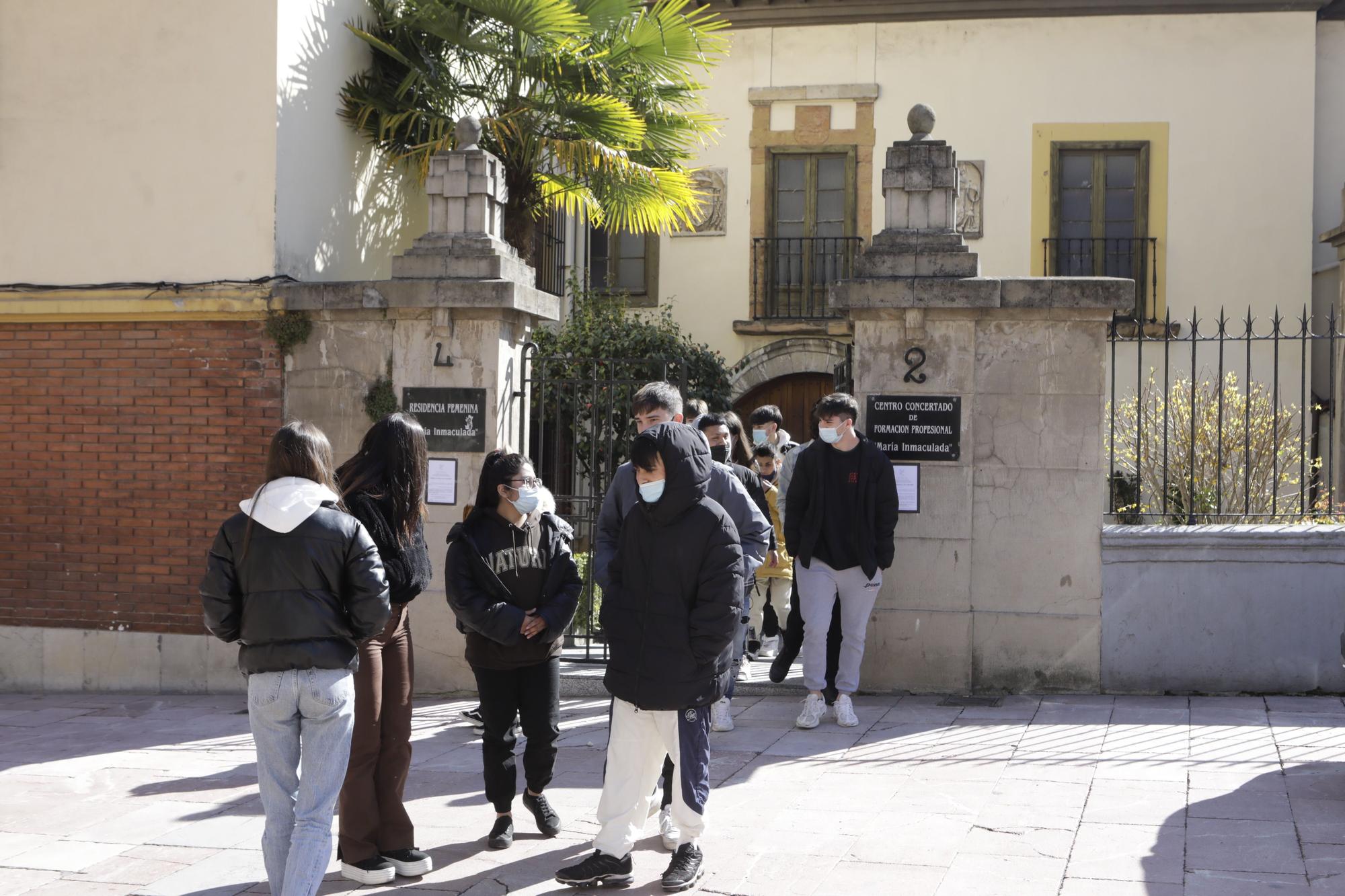 EN IMÁGENES: Capilla ardiente por la adolescente asesinada en Oviedo