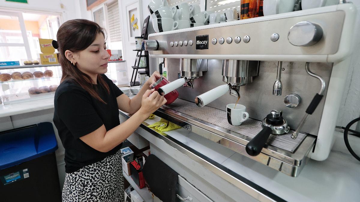 La joven Paula Issa, una de las primeras alumnas de FPen Canarias en participar en el vivero de empresas.
