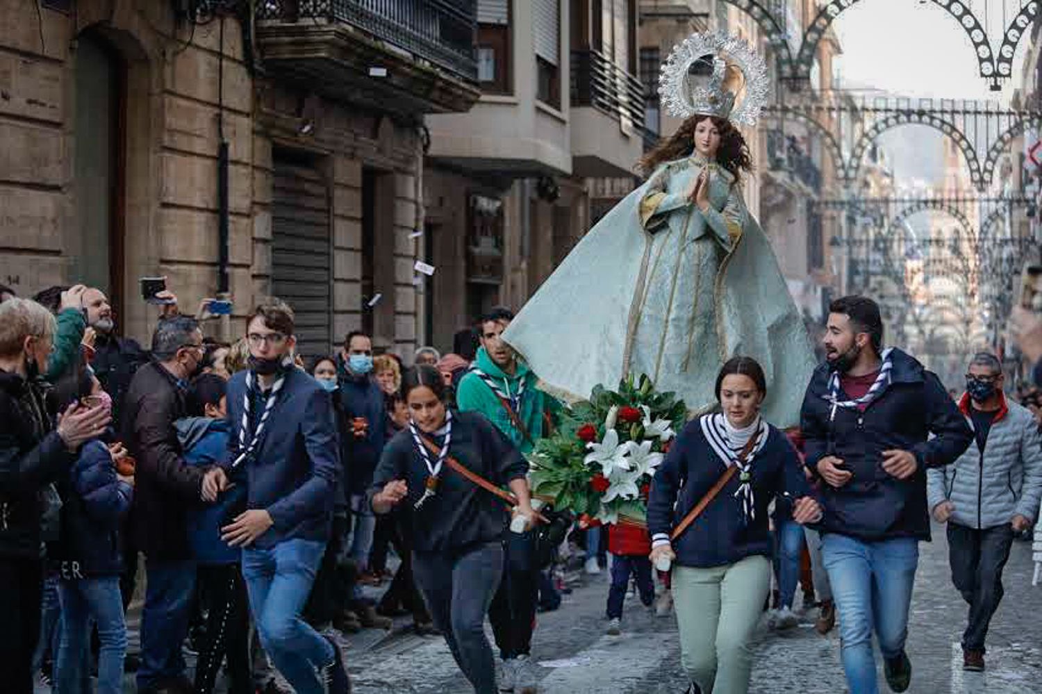 La procesión de Els Xiulets de Alcoi, en imágenes