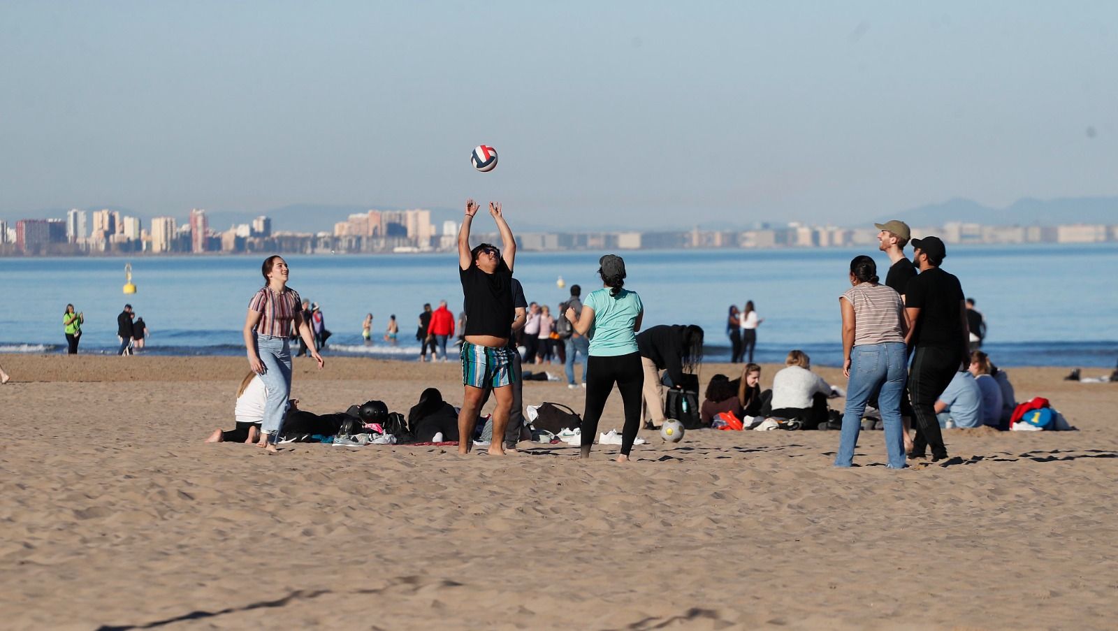 El buen tiempo vuelve a València