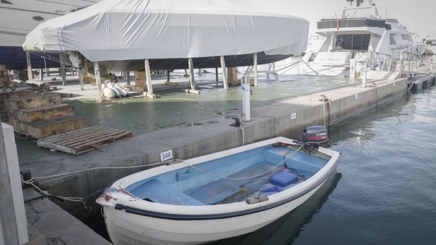 Detenido el patrón de una patera que controlaba el consumo de agua en la barca