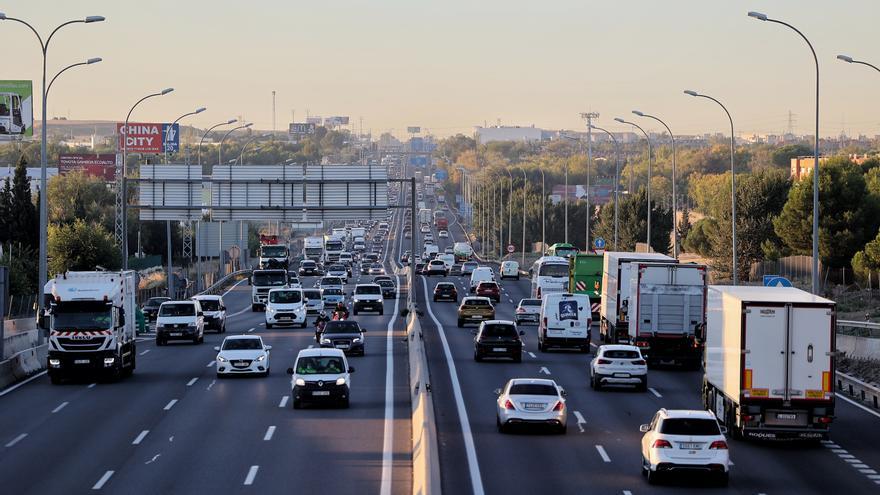 El truco para saber si un panel luminoso de la DGT tiene un radar oculto