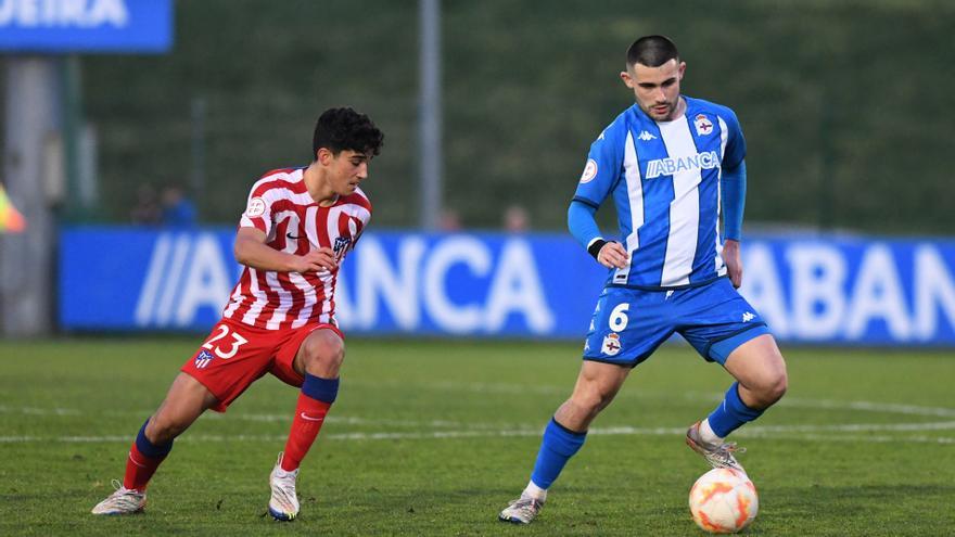 El Juvenil A del Deportivo le gana al Roces y sigue en la pelea por la liga con el Celta