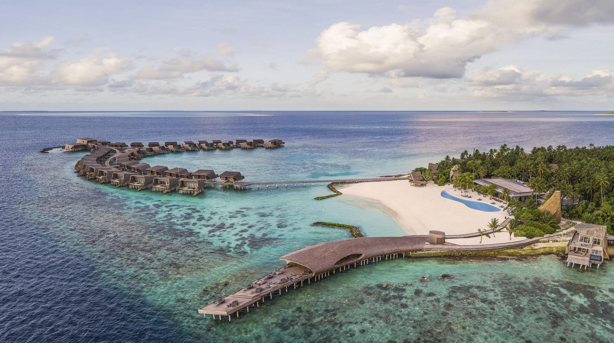 Este gigantesco resort se adapta perfectamente al entorno, respetando la naturaleza de la zona.