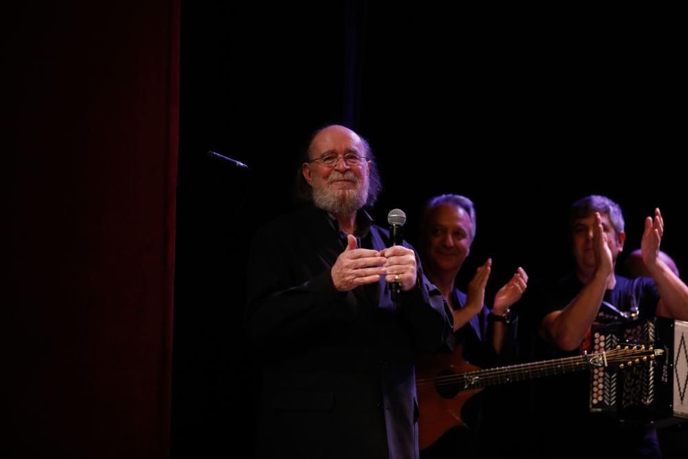 Zamora canta a Joaquín Díaz