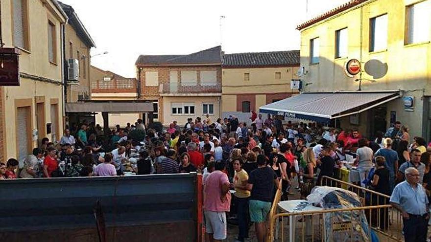 Festival solidario organizado el pasado verano en Fuentes de Ropel.