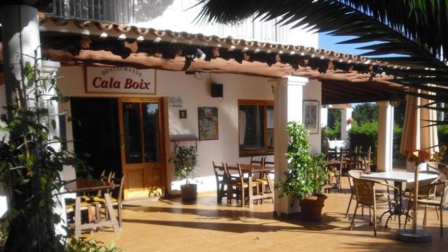 El restaurante Cala Boix tiene una amplia terraza