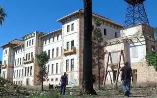 El balneario regresa al olvido