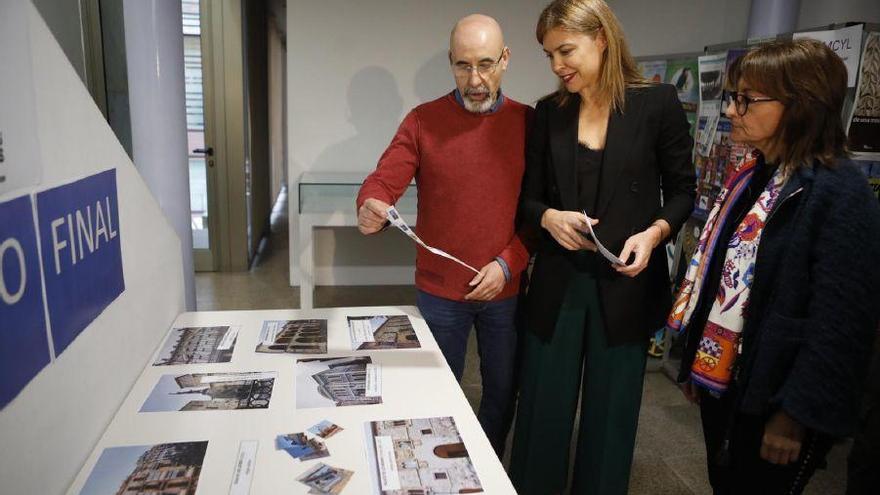 Jesús Portales, Clara San Damián y Pilar Alonso, durante los actos del Día de las Bibliotecas.