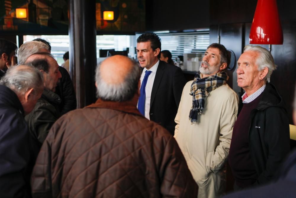 Homenaje a los socios veteranos del Sporting.