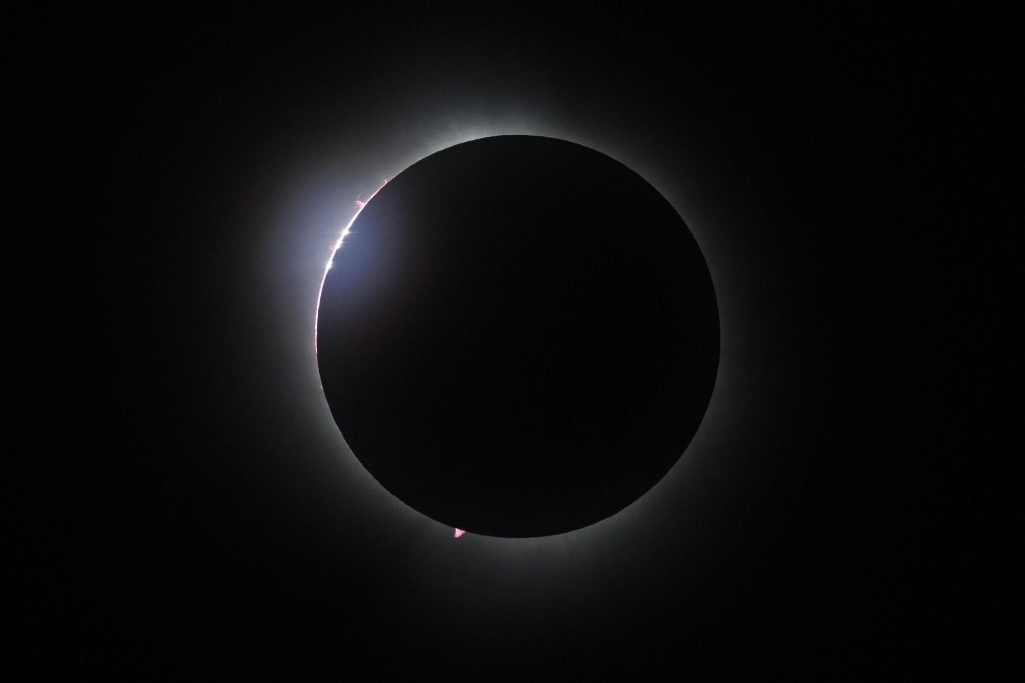 Les imatges de l'eclipsi solar total
