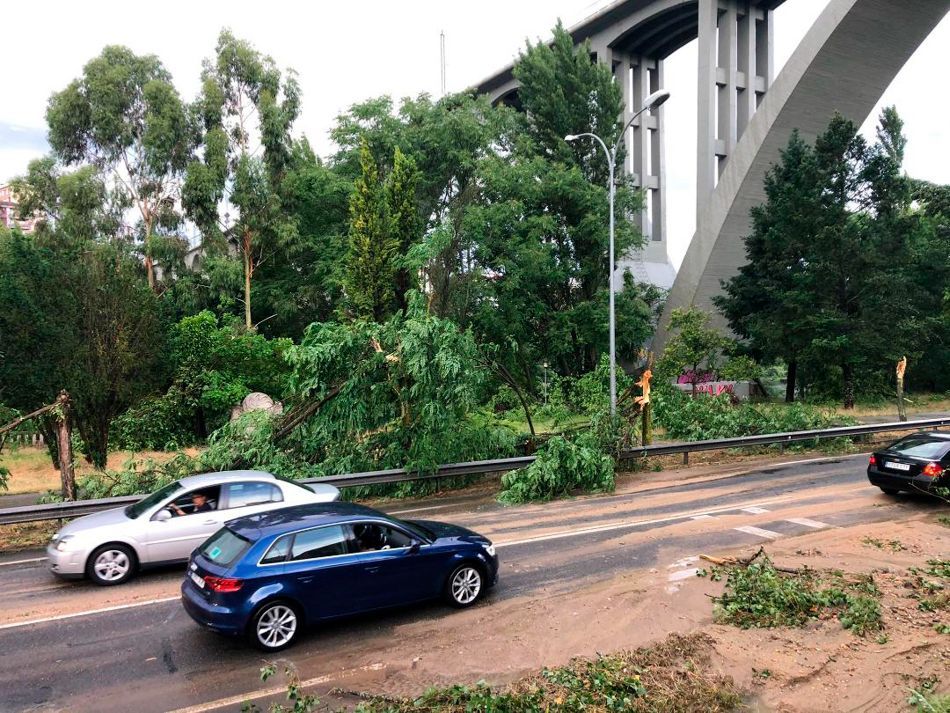 Las imágenes de un temporal en Ourense para la historia