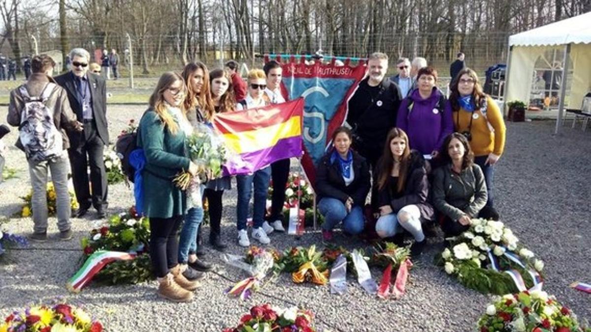 Imagen de los jóvenes de Santa Coloma durante su visita.