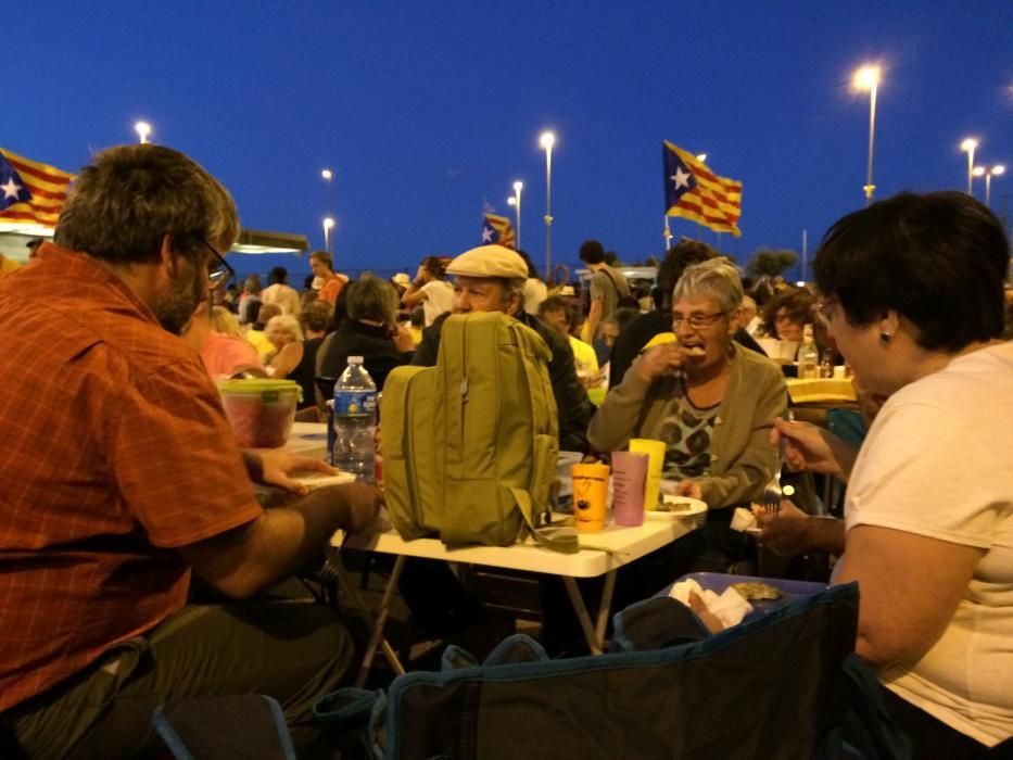 Macrosopar en suport a Dolors Bassa a la presó.