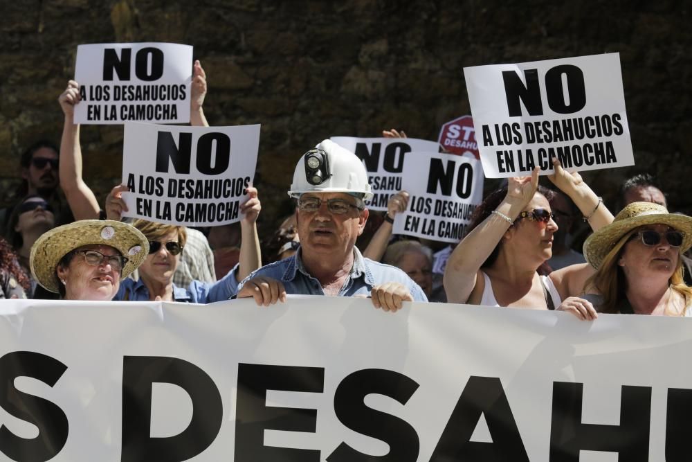 Protesta de los vecinos de La Camocha