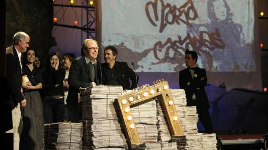 Diversos momentos da gala dos premios María Casares, onte, no teatro Rosalía. / juan varela