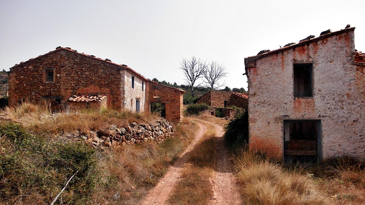 Varias viviendas abandonadas en La Granella.
